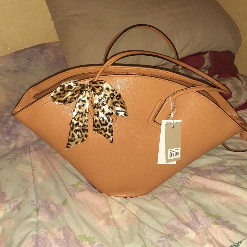 100% vegan purse